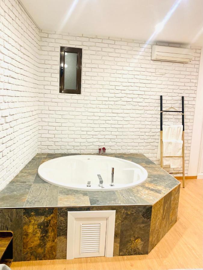 Suite Sorpresa Vut La Taberna Аренас де Сан Педро Екстериор снимка